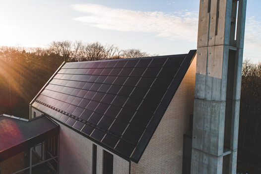 World’s 1st Full Solar Roof made of Standard PV modules