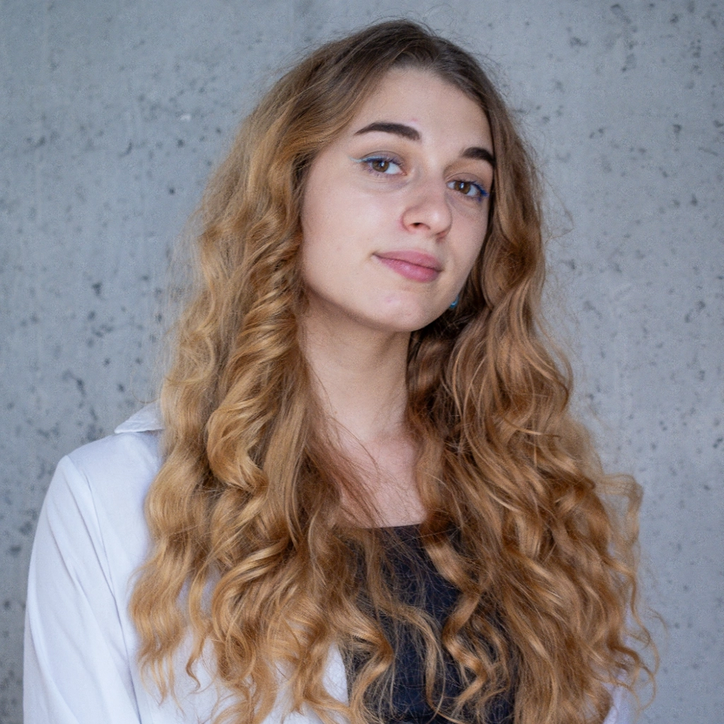 Lora Todorova - Graphic Designer