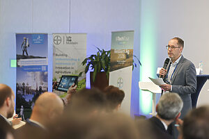 tt_resilient_ag_2026_selection_027